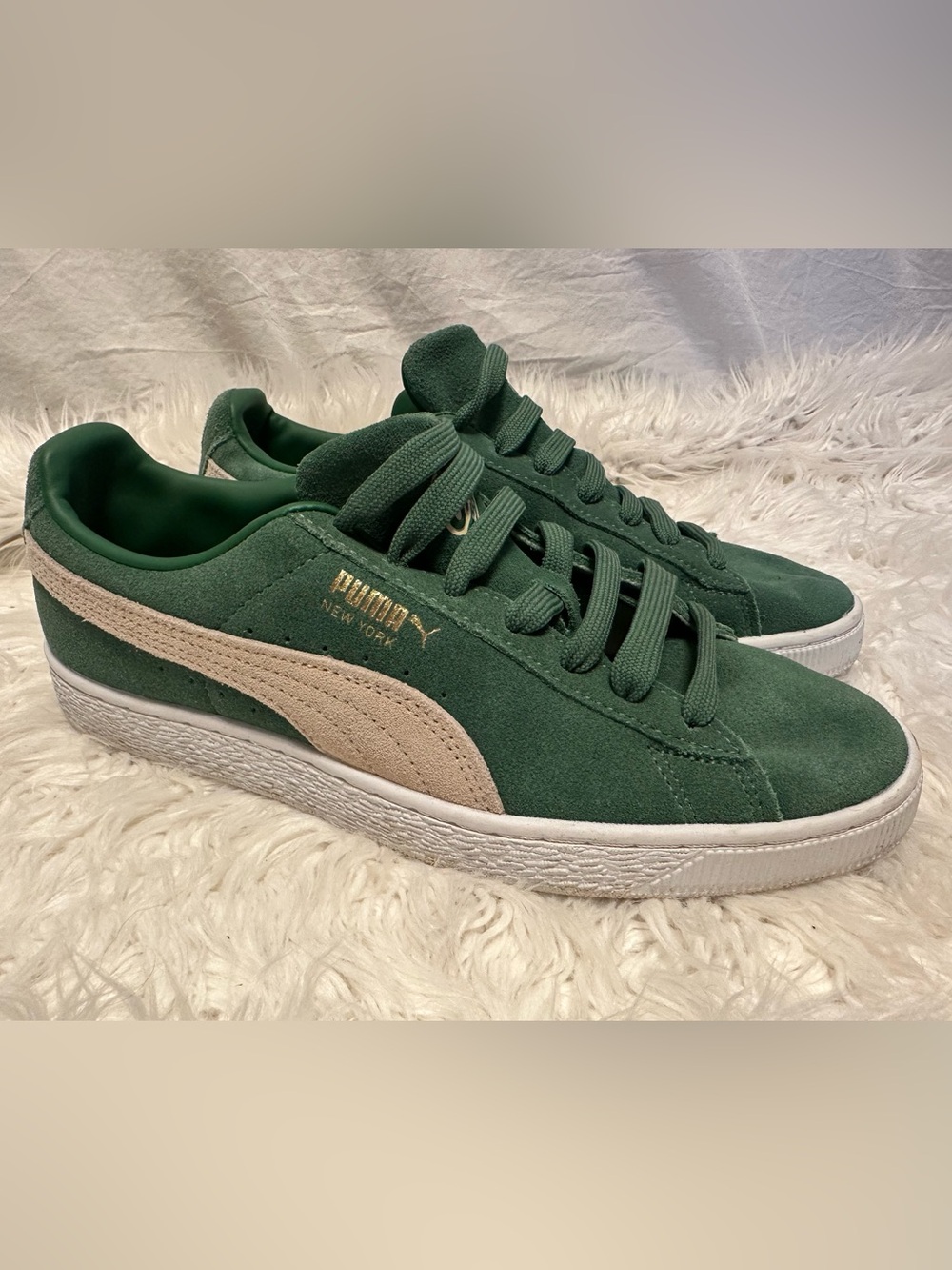 Puma Suede New York City NYC Green Sneakers Women’s Size 10